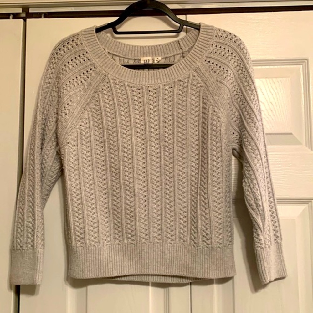 FREE WITH PURCHASE******* 
Gap, cable knit sweater, size X small, EUC